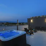 Bonaca With Jacuzzi