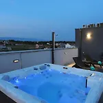 Bonaca With Jacuzzi Privlaka (Zadar)