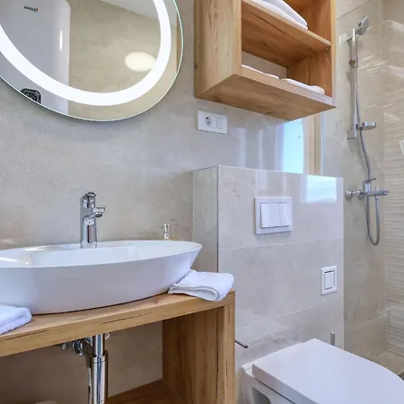 Daire Bonaca With Jacuzzi Privlaka (Zadar)
