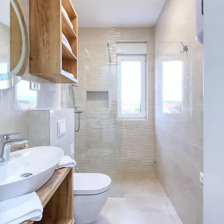 Bonaca With Jacuzzi Privlaka (Zadar)