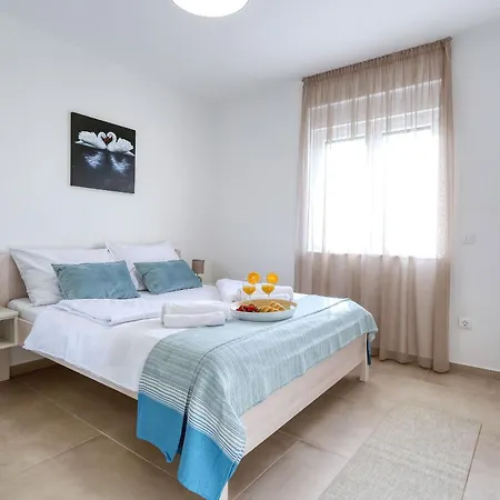 Daire Bonaca With Jacuzzi Privlaka (Zadar)