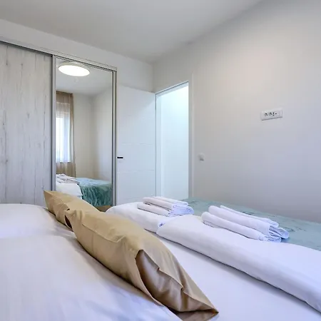 Apartment Bonaca With Jacuzzi Privlaka (Zadar)