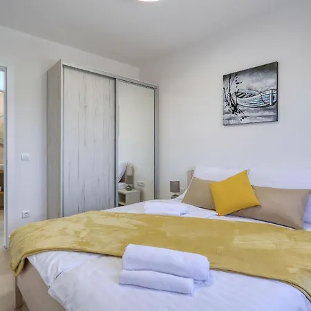 Daire Bonaca With Jacuzzi Privlaka (Zadar)
