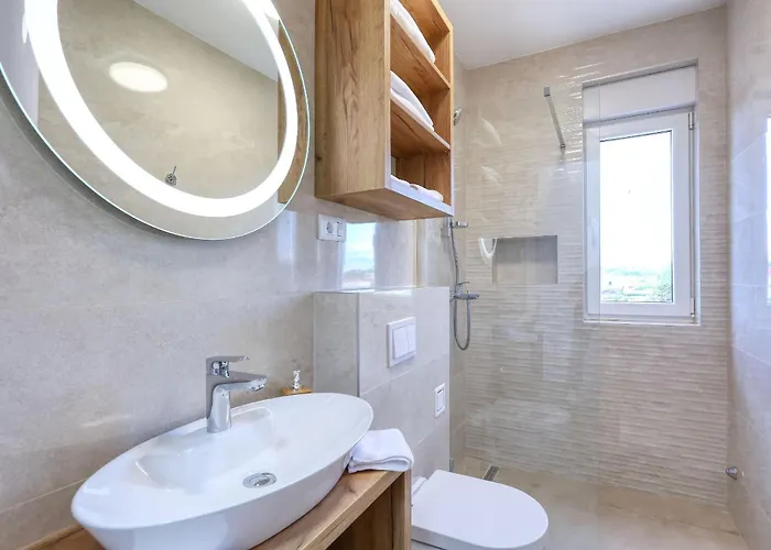 Bonaca With Jacuzzi Privlaka (Zadar)